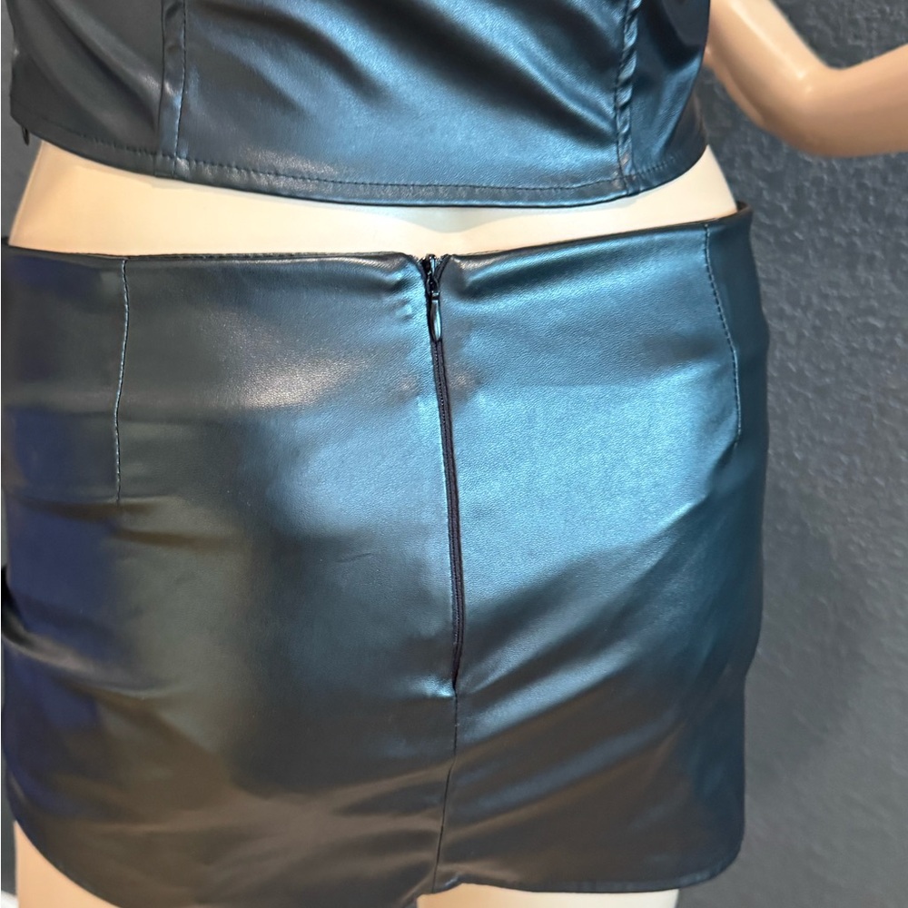 SHEIN Black faux leather Skirt Set xs size 2 - Picture 4 of 8